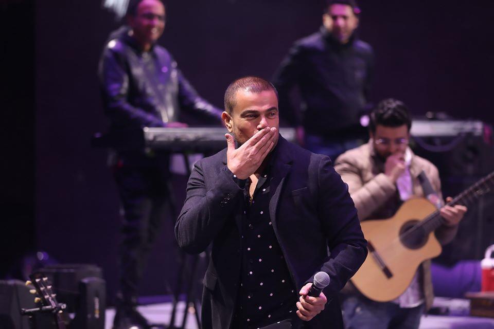 عمرو دياب يحتفل بألبومه الجديد «سهران» مع جمهوره في «المنارة»