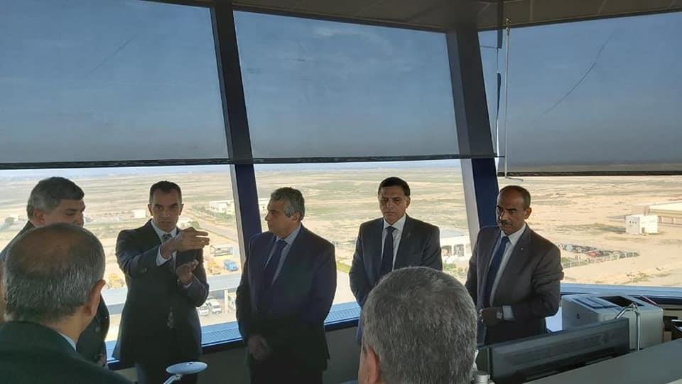  بالماسك نائب وزير الطيران المدني يقوم بجولة تفقدية لمطار برج العرب الدولي 