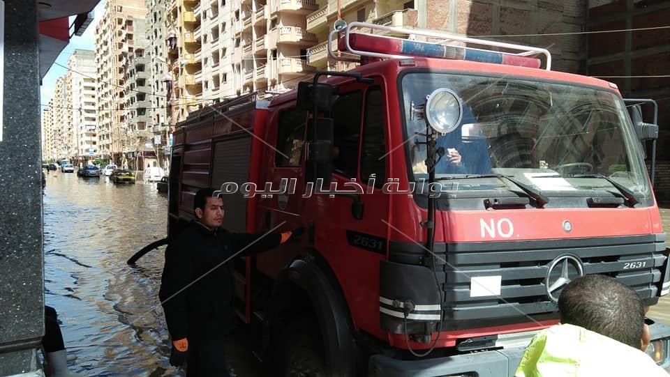 منخفض التنين| سيول غير مسبوقة.. 15 صورة ترصد غرق شوارع الإسكندرية