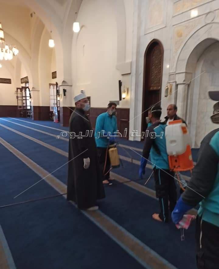 خاص| تجهيز ساحة المسجد الجامع بمدينتي لأداء صلاة الجمعة