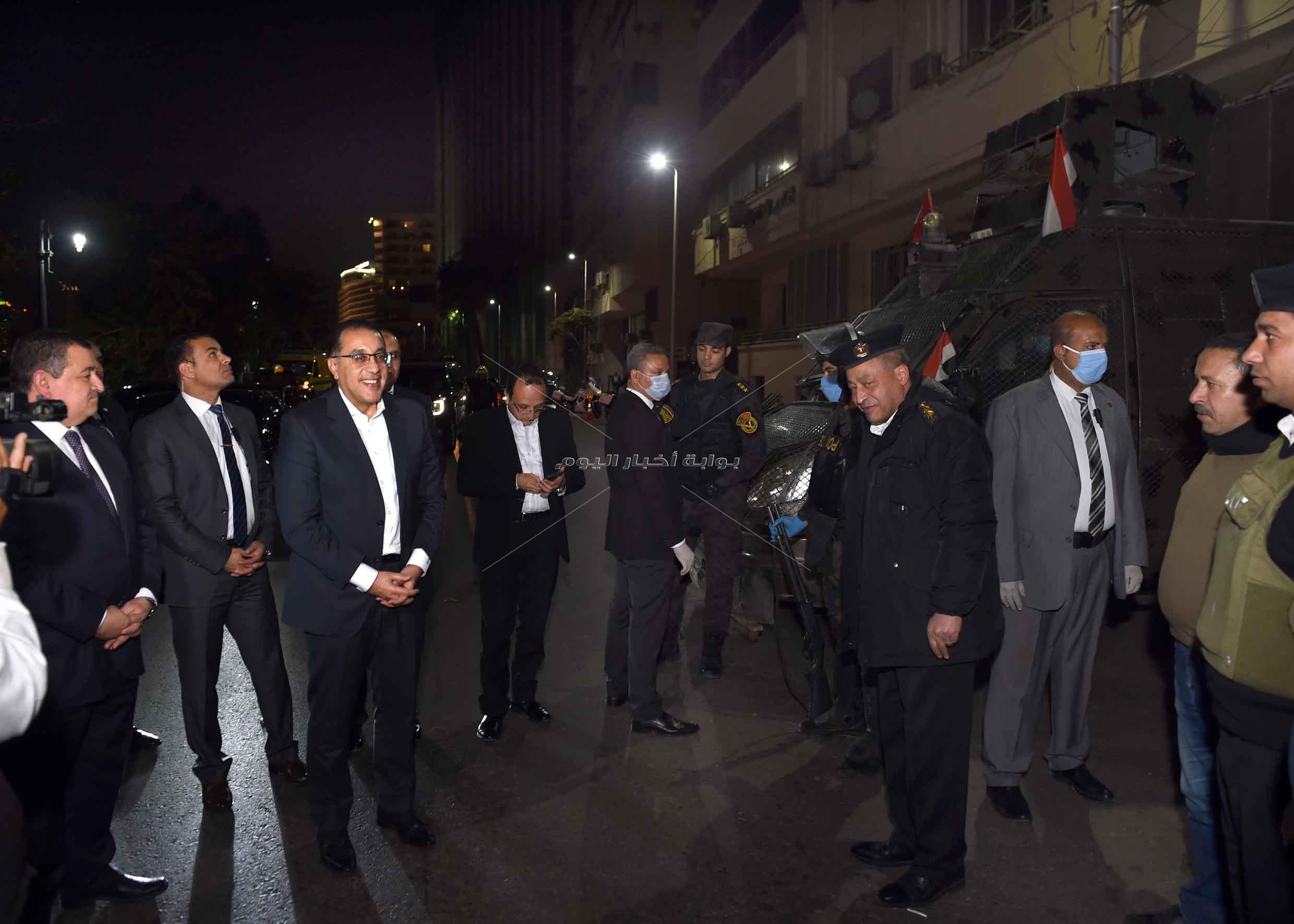 رئيس الوزراء يتابع ميدانياً تطبيق إجراءات حظر التجوال‎‎ - تصوير: أشرف شحاتة