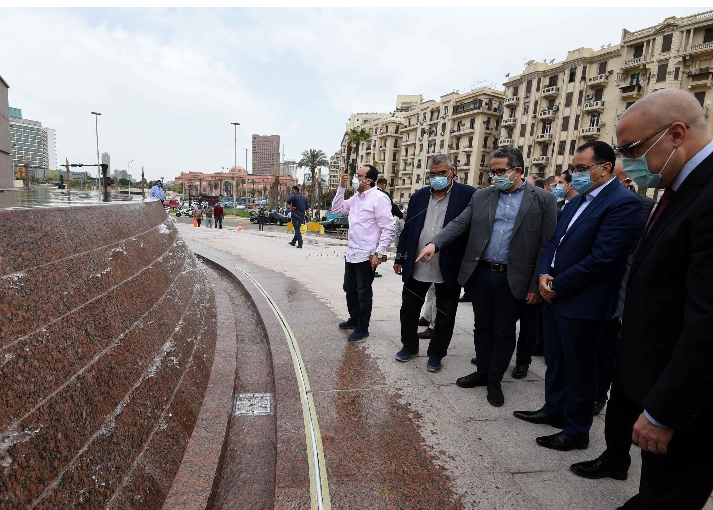 رئيس الوزراء يتفقد اعمال تطوير ميدان التحرير