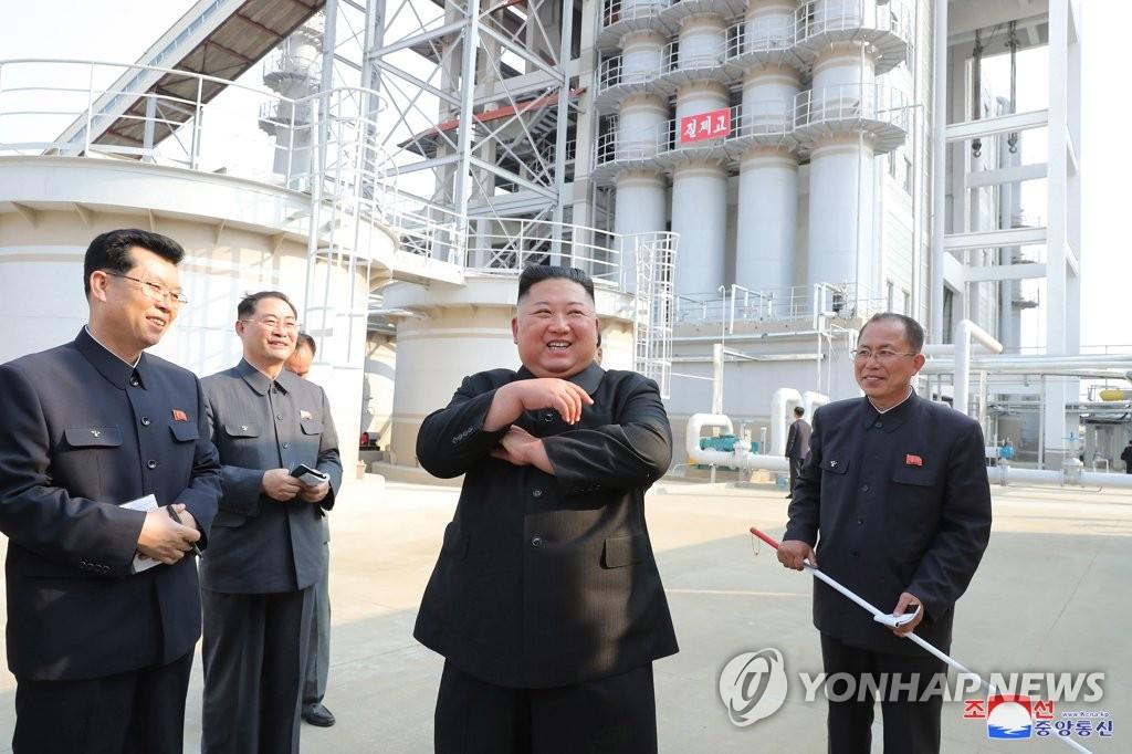 زعيم كوريا الشمالية يظهر لأول مرة منذ 3 أسابيع