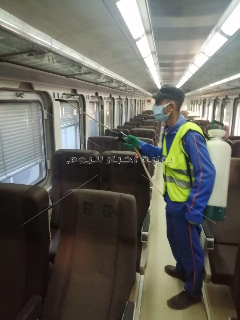 بالصور| السكة الحديد والمترو تواصلان إتخاذ الإجراءات الاحترازية ضد كورونا 