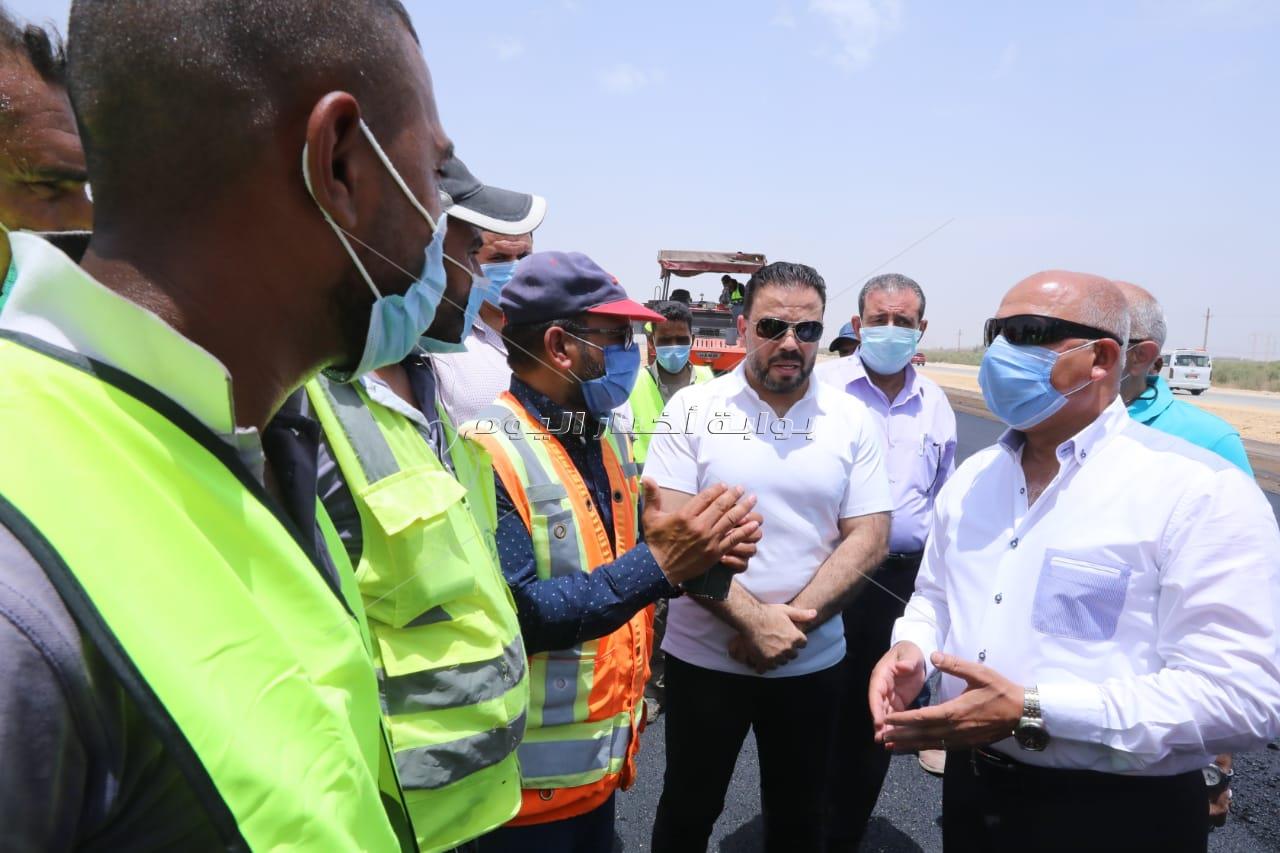  وزير النقل يتفقد المرحلة الأولى من تطوير  طريق القاهرة/ أسوان 
