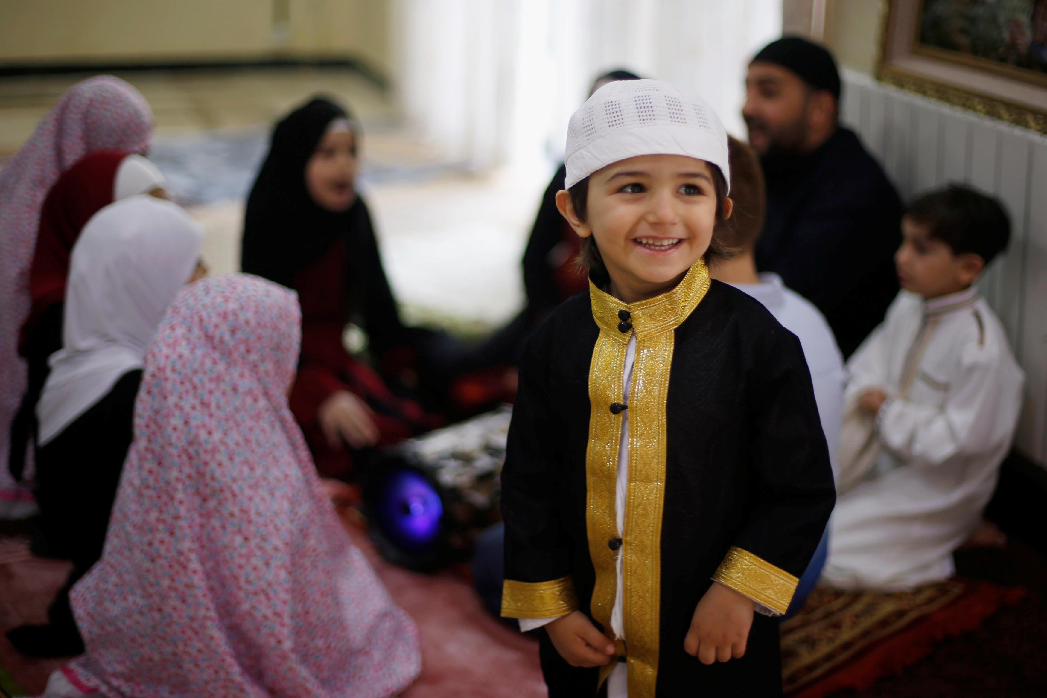 صلوات عيد جماعية بالمنزل في الأردن في ظل الحظر بسبب كورونا