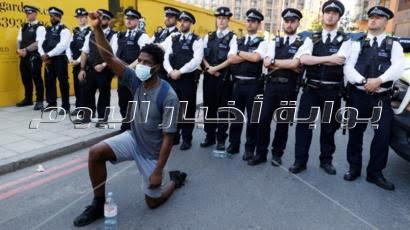 المظاهرات تجتاح شوارع لندن احتجاجا على مقتل رجل أسود البشرة بأمريكا