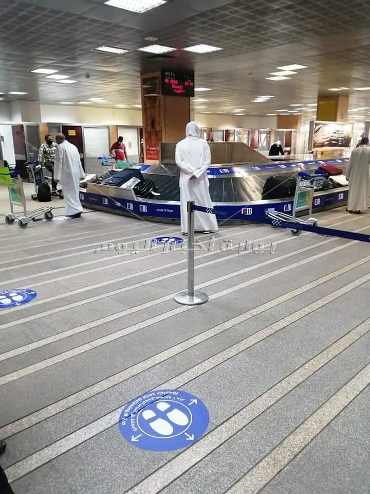  صور مطار الأقصر يستقبل أول رحلة دولية بعد غياب أكثر من ثلاثة شهور للمصريين العالقين بالكويت 