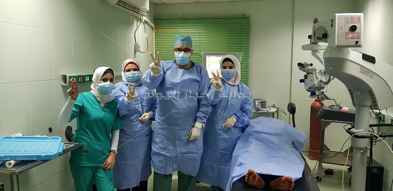 بالصور جراحة عاجلة تنقذ مريض بكورونا  من العمى بمستشفى سوهاج  التعليمى