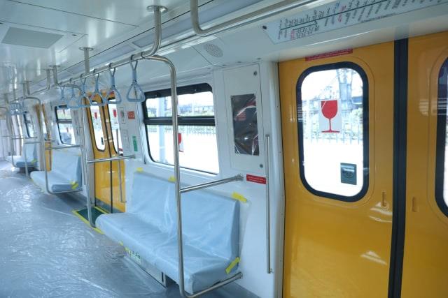 وصول أول قطار مترو أنفاق جديد قادما من كوريا الجنوبية 