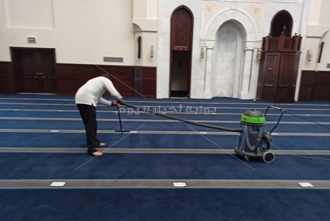 استمرار تعقيم وتطهير المسجد الجامع في مدينتي
