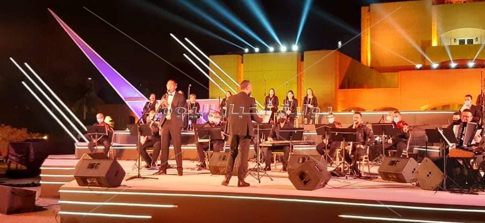  وزيرة الثقافة تشهد اول حفل بمسرح النافورة في الاوبرا 
