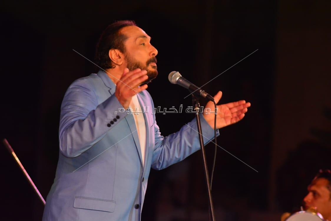 علي الحجار يتألق في حفل الأوبرا بأجمل أغانيه
