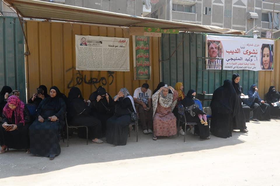 على «دكة عم شحتة» سيدات المنيرة والبوهي يتجمعن للتصويت في انتخابات الشيوخ