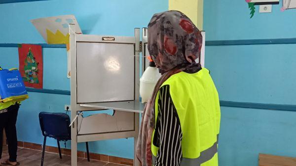 صحة السويس تواصل تعقيم اللجان الانتخابية في اليوم الثاني