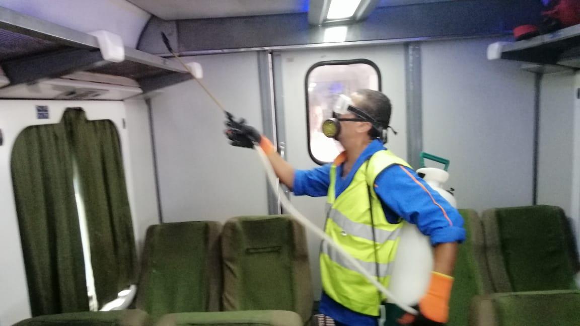 10 صور جديدة ترصد إجراءات "السكة الحديد" ضد فيروس كورونا 
