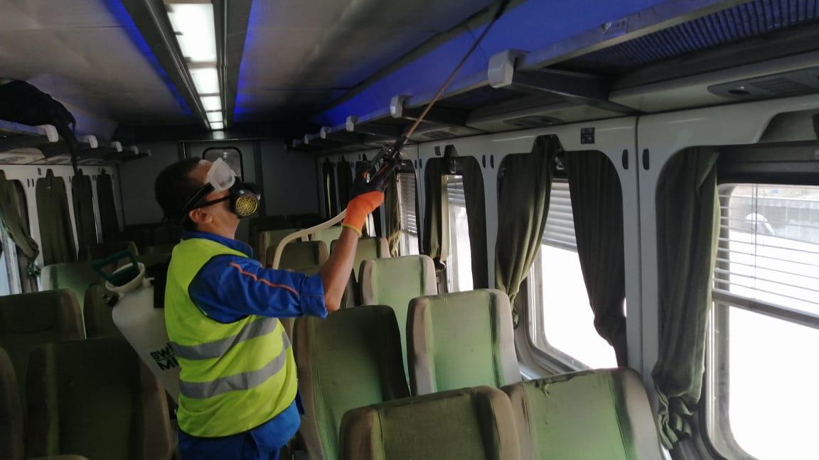 10 صور جديدة ترصد إجراءات "السكة الحديد" ضد فيروس كورونا 