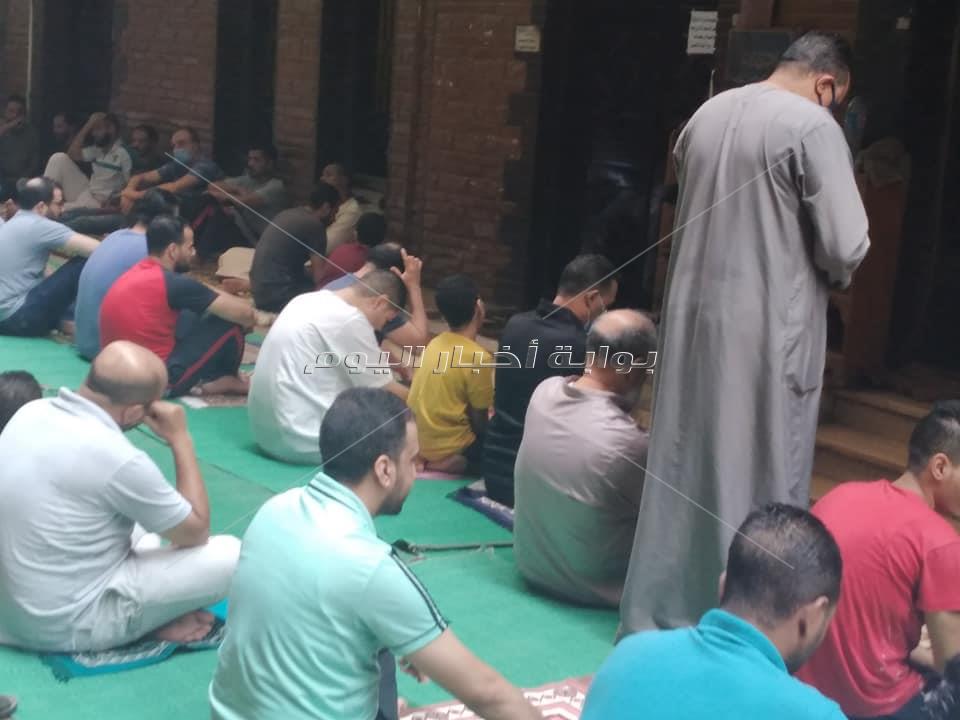  توافد المصلين بالمساجد بالمعادى في اول جمعة بعد كورونا