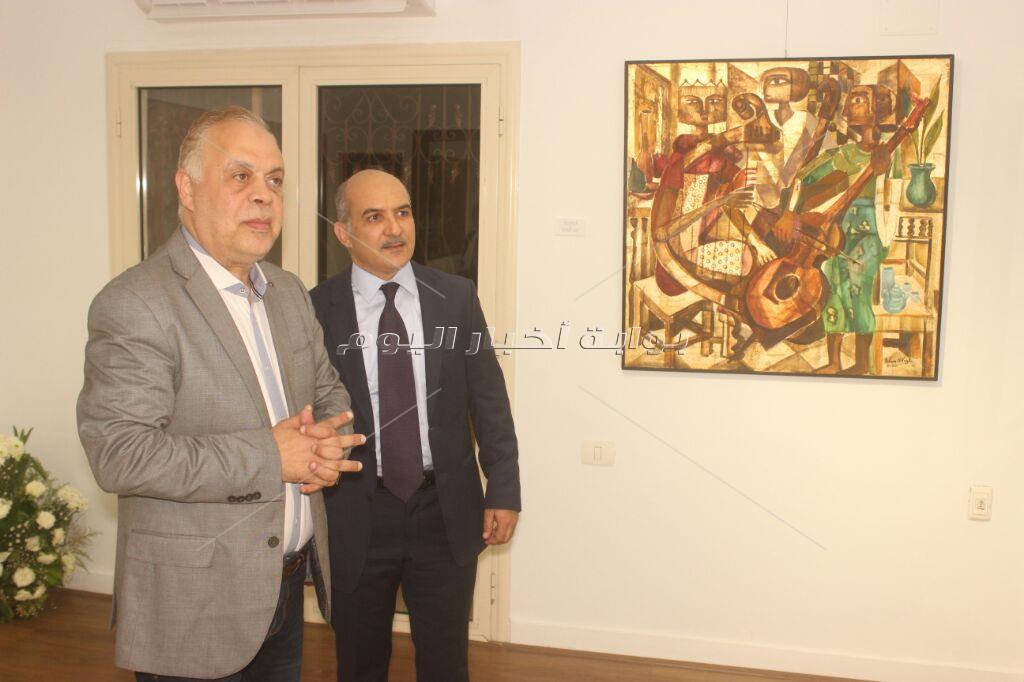 أشرف زكي يحضر افتتاح معرض "ذكريات" للفنان إسلام عمر النجدي