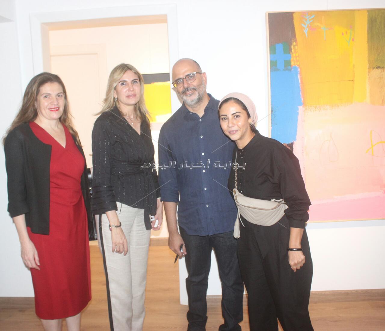 ميس حمدان تشارك في افتتاح معرض وليد طاهر