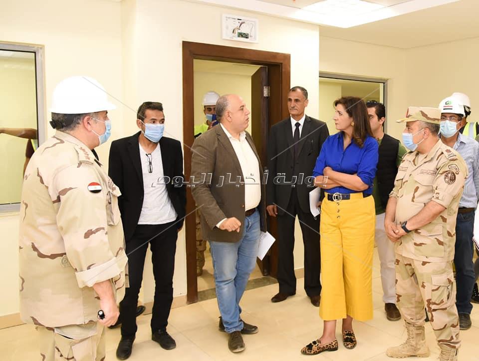 صور | وزيرة الهجرة تتفقد مبنى الوزارة بالعاصمة الإدارية الجديدة