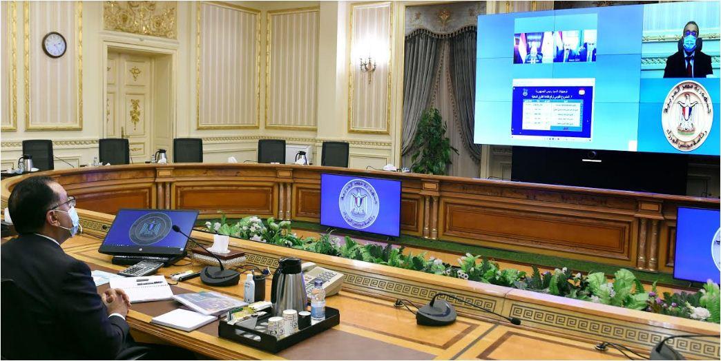 رئيس الوزراء يتابع المشروعات الخدمية والتنموية لمحافظة اسوان 