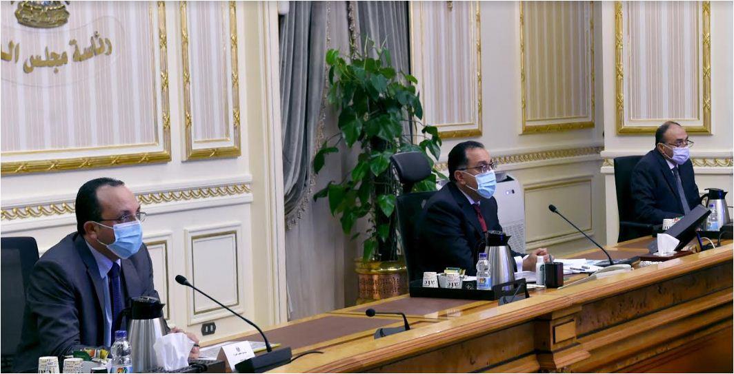 رئيس الوزراء يتابع المشروعات الخدمية والتنموية لمحافظة اسوان 