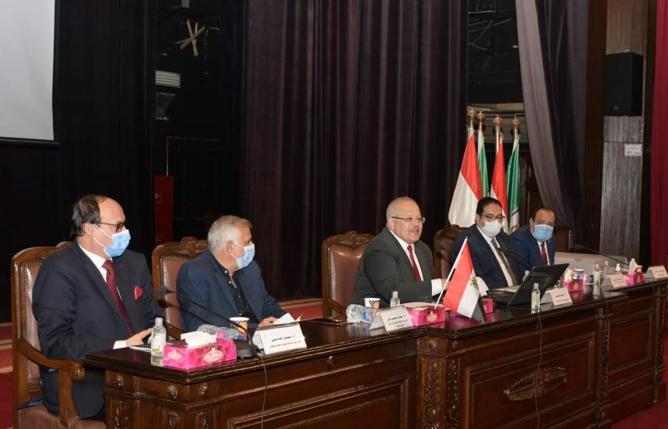 رئيس جامعة القاهرة يعلن إطلاق المنصة التعليمية الذكية للجامعة بأنظمة عالمية متكاملة