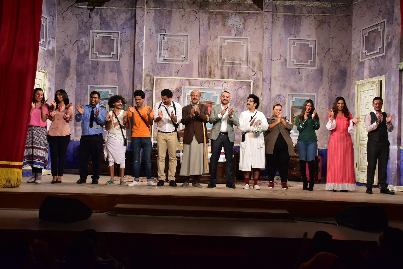 أشرف عبدالباقي يفتتح "اللوكاندة" لأول مرة بمسرح الريحاني بوسط البلد