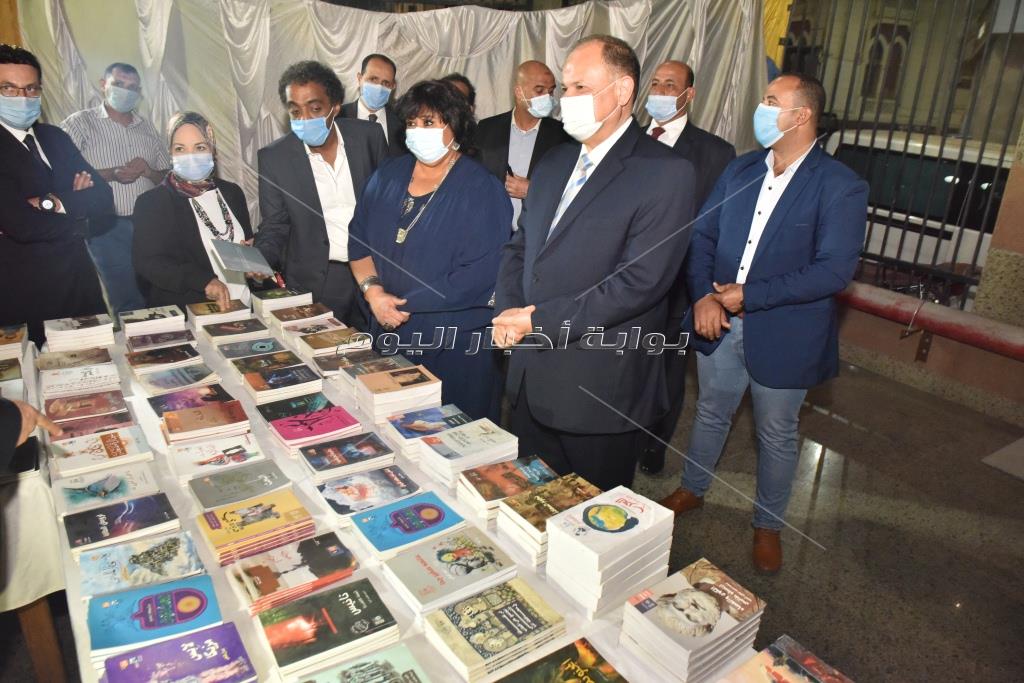 وزيرة الثقافة ومحافظ أسيوط يفتتحان معرض منتجات المبادرة الرئاسية " 