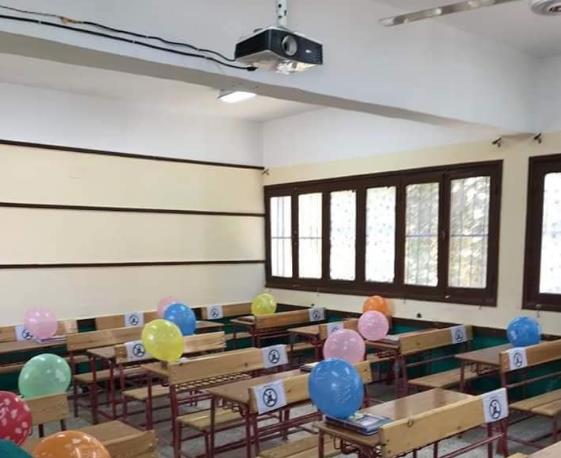 بالصور .. المدارس تلتزم بالتباعد الاجتماعي استعدادا للعام الدراسي الجديد