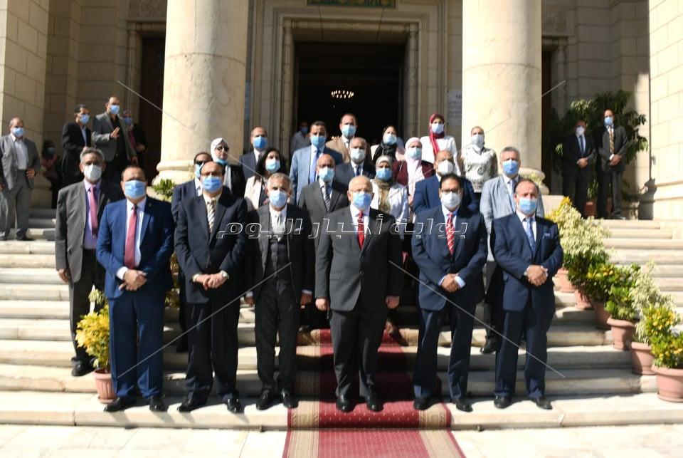 وزير التعليم العالي يفتتح العام الدراسي بجامعة القاهرة