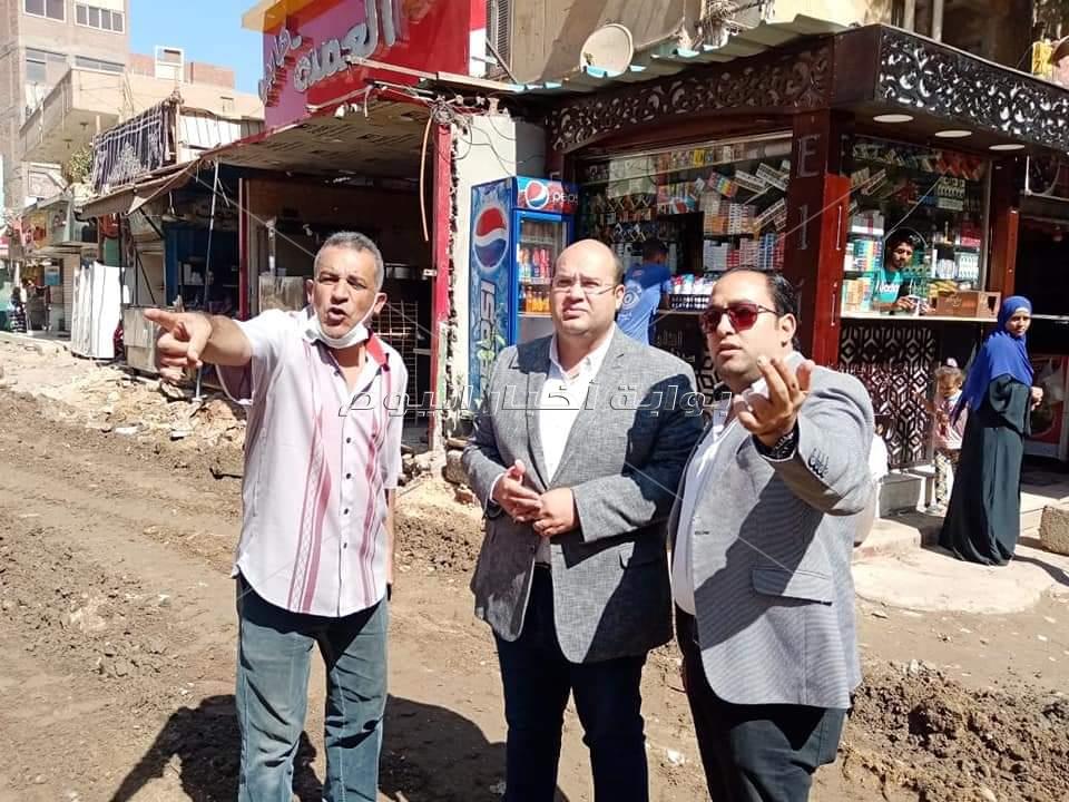  نائب محافظ الجيزة يتفقد أعمال تطوير وتوسعه محاور سعد زغلول وسمير صادق بمدينة الحوامدية
