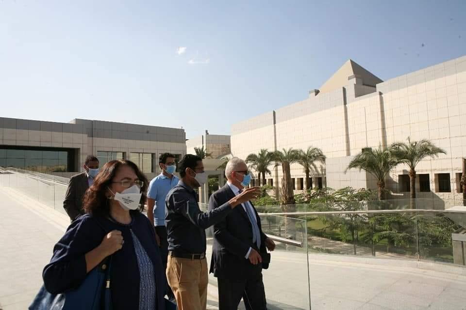 السفير الإيطالى يزور المتحف القومى للحضارة المصرية