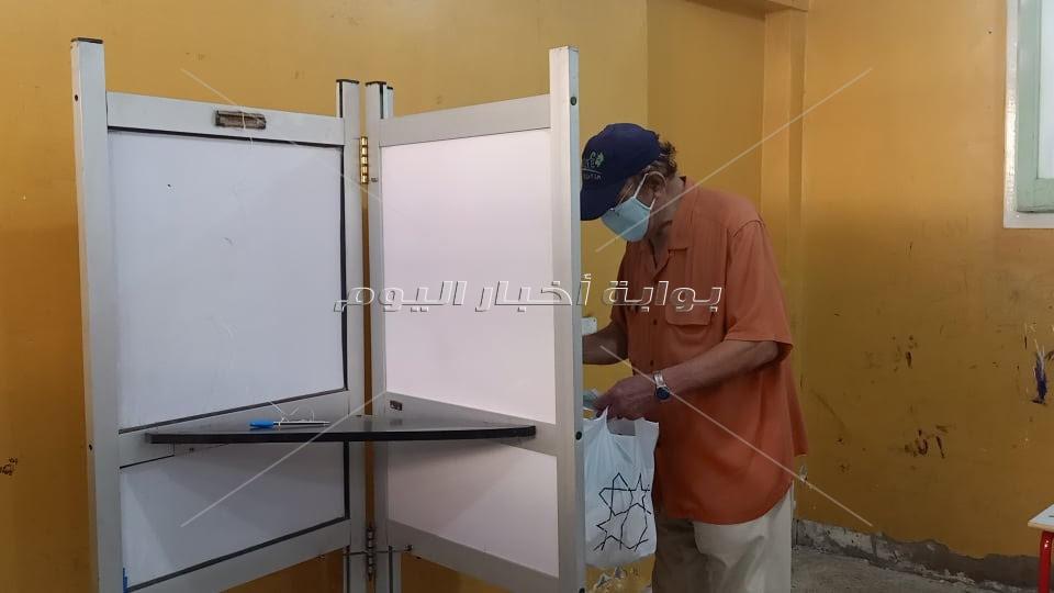 إقبال كثيف على لجان الاقتراع بإنتخابات النواب في إسنا جنوب محافظة الأقصر