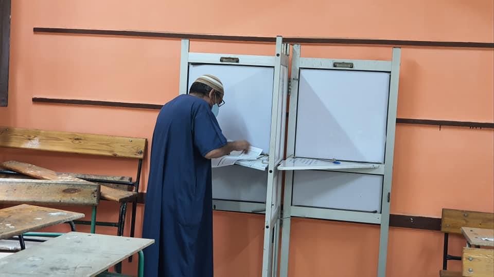انتخابات النواب 2020 | طوابير الأهالي تغزو اللجان.. وزغاريد ودي چي على البوابات