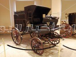 بالأسماء و التاريخ .." العربات الملكية" في متحف المركبات 