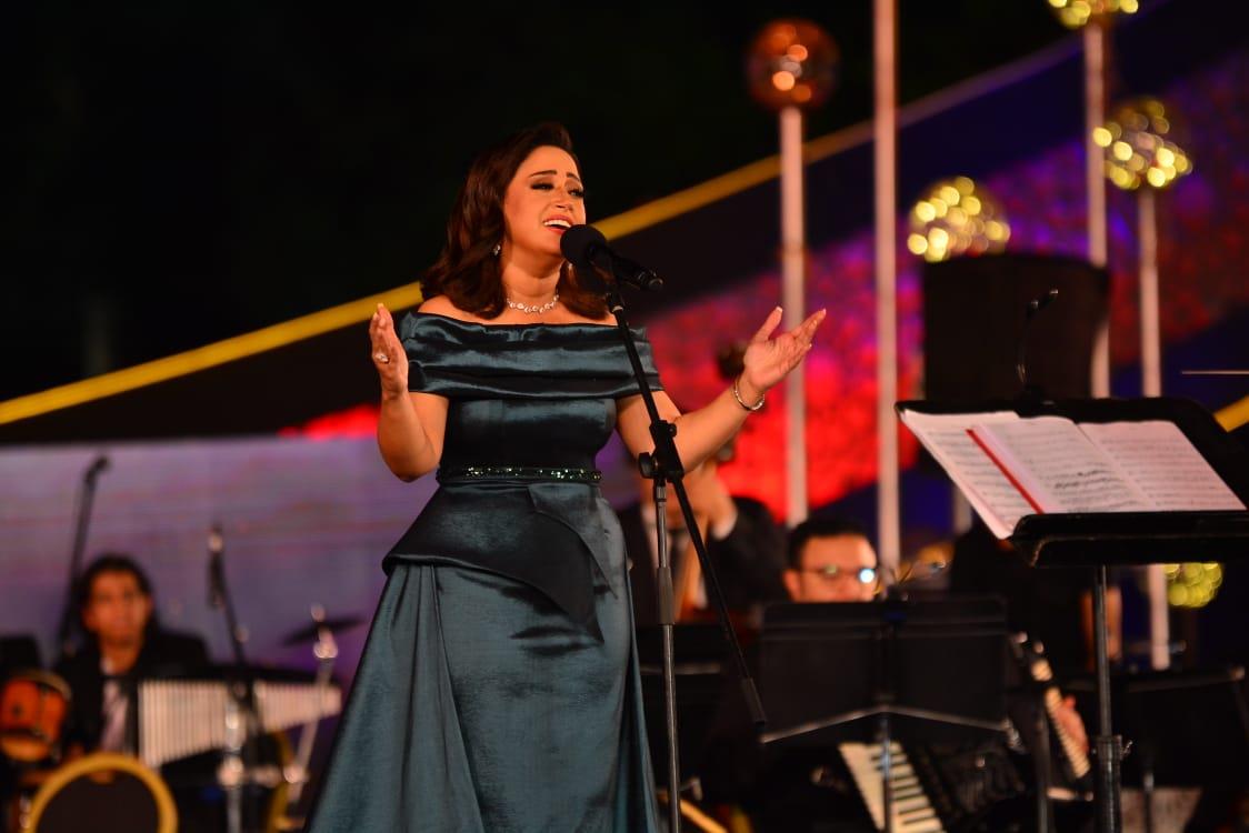 ريهام عبد الحكيم تظهر بإطلالة خضراء بمهرجان الموسيقى العربية