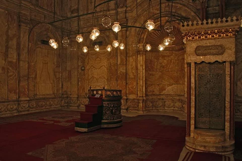 له منبران وليس واحد فقط .... شاهد تحفة فنية مسجد محمد علي بالقلعة