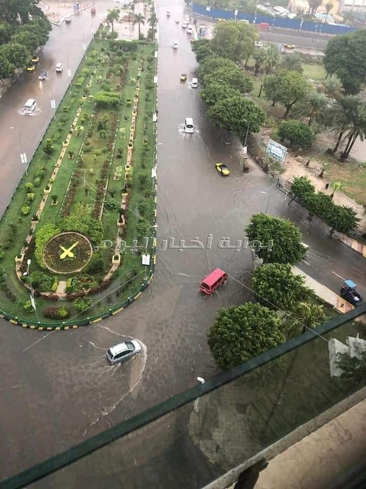 أمطار مستمرة.. 12 صور ترصد موجة الطقس السيئ في الإسكندرية 