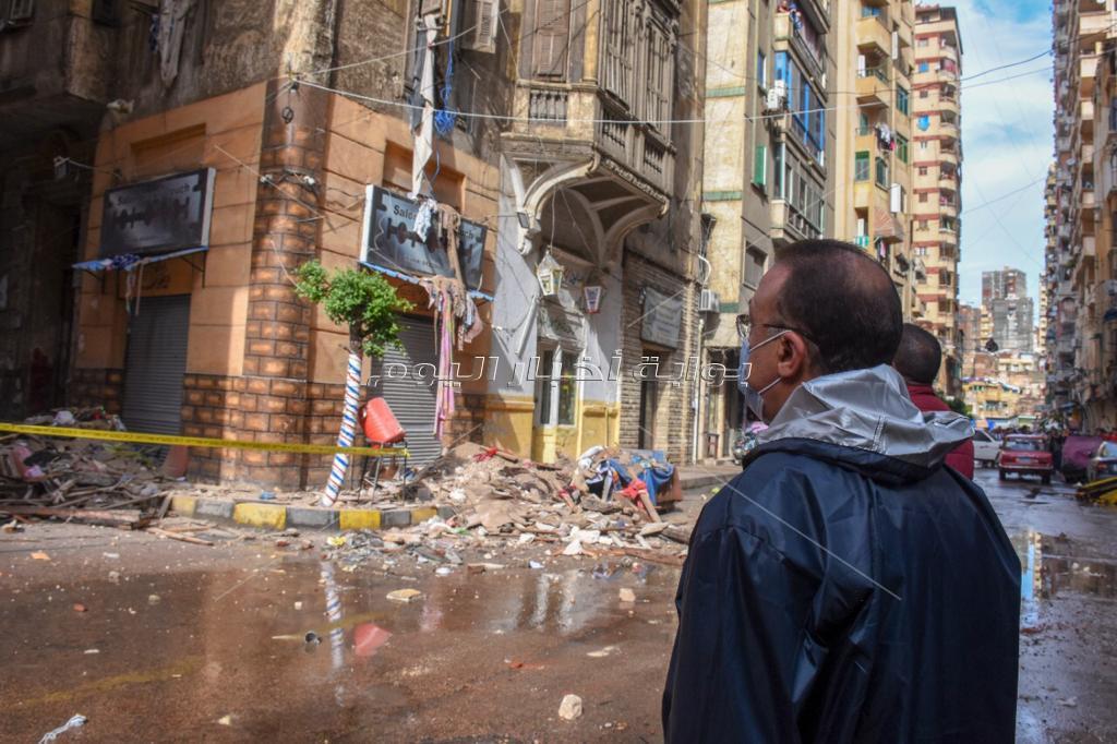 إصابة شخص وفقدان 4 في انهيار سقف عقار بالإسكندرية بسبب الأمطار
