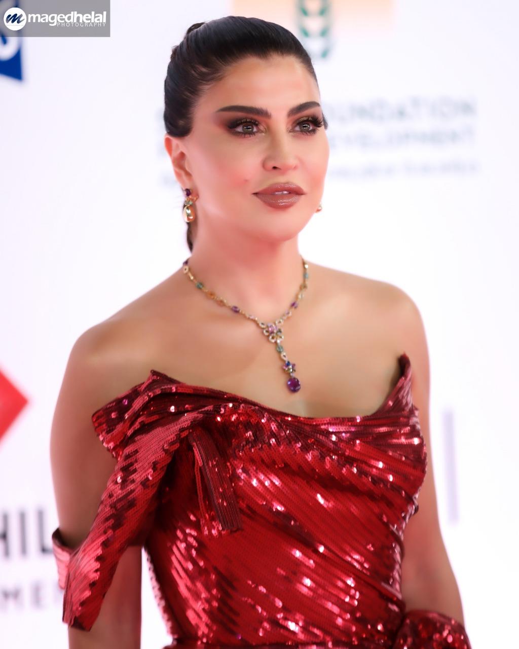 جومانا مراد تتحدى كورونا بالأحمر في افتتاح القاهرة السينمائي