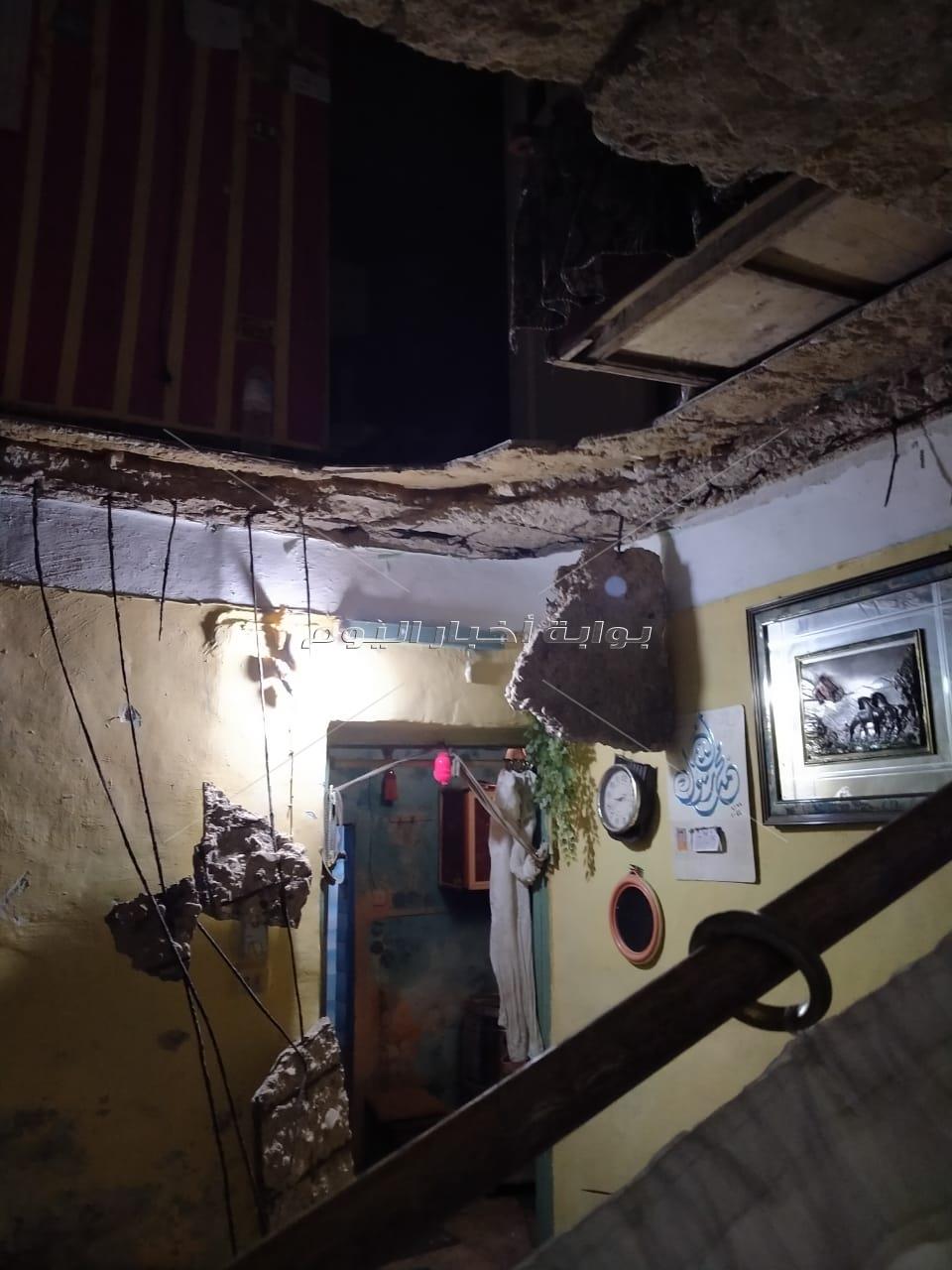 إصابة 3 أشخاص في انهيار سقف عقار بمنطقة الدخيلة بالإسكندرية 