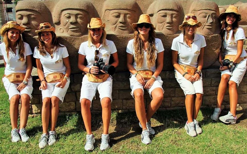 فتيات من إيطاليا يروجون للسياحة المصرية بطريقاتهن الخاصة