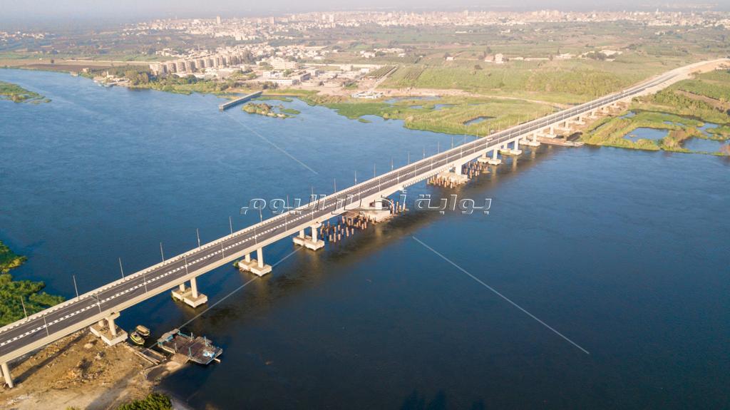 محاور النيل الـ 22  تعبر بأهالي الصعيد لبر الأمان