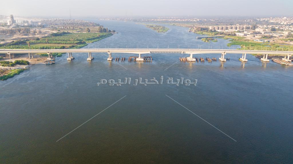 محاور النيل الـ 22  تعبر بأهالي الصعيد لبر الأمان