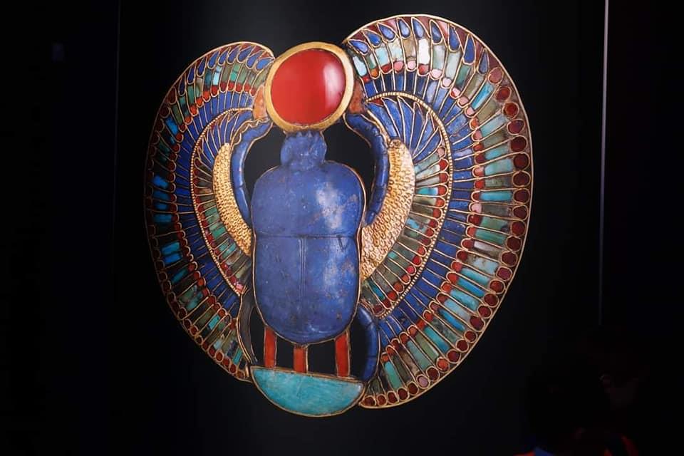 مقتنيات توت عنخ آمون في المتحف المصري الكبير
