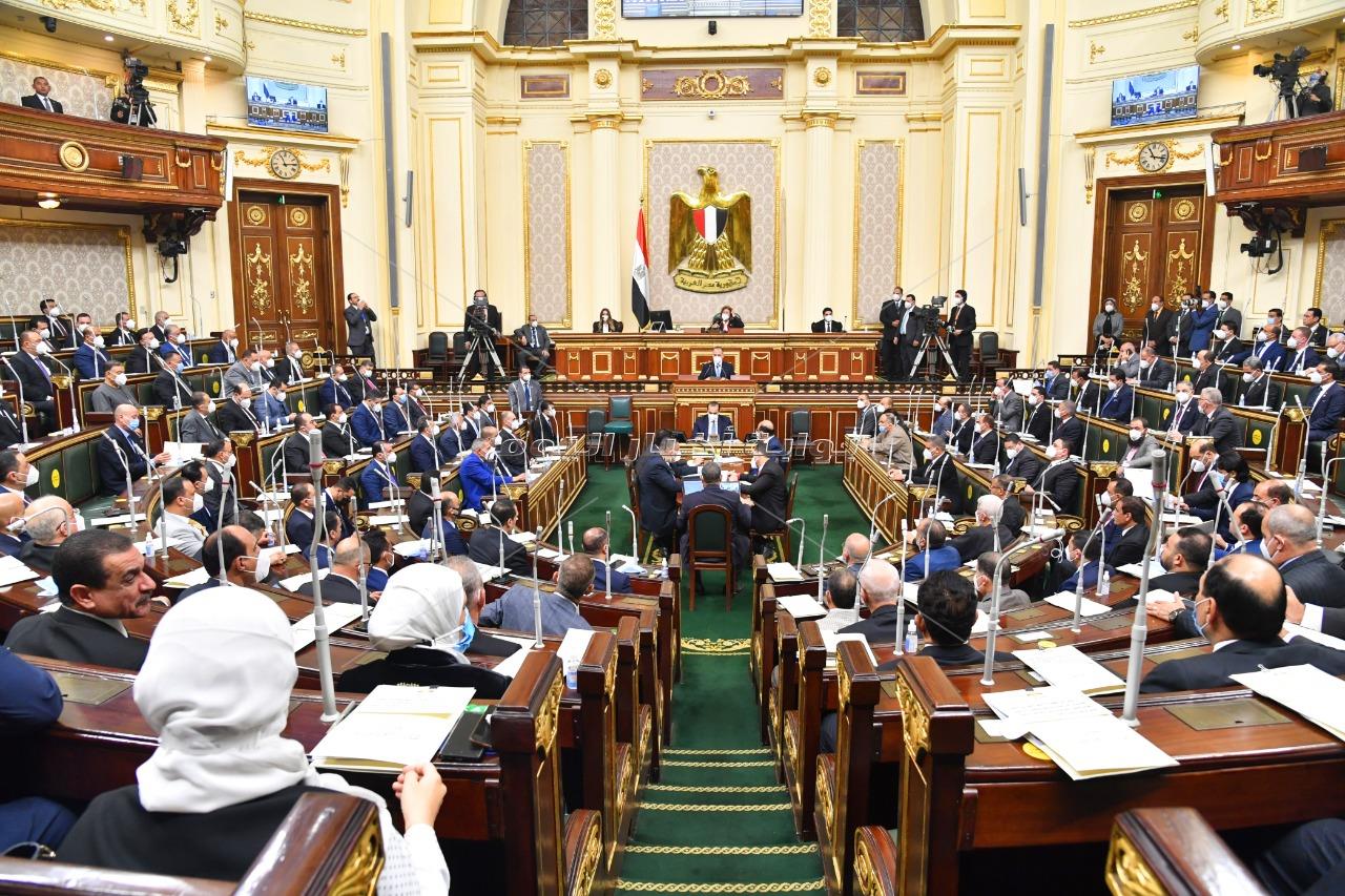 أعضاء البرلمان خلال تأدية حلف اليمين الدستوري