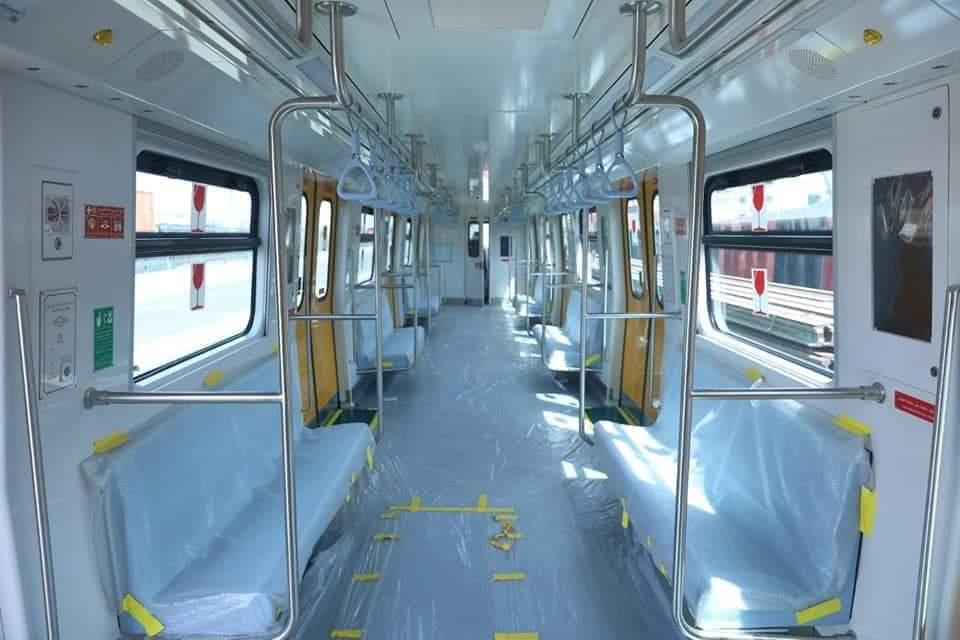 ممر آمن وشاشات.. 8 مزايا لقطارات المترو الجديدة| صور