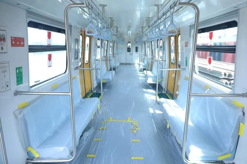 ممر آمن وشاشات.. 8 مزايا لقطارات المترو الجديدة| صور